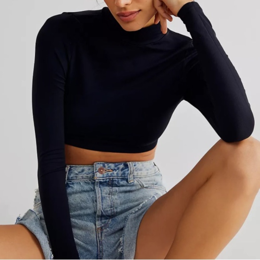 FREE PEOPLE CROP TURTLENECK